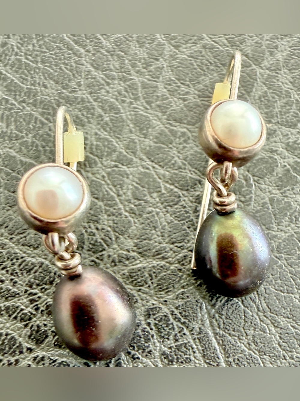 Fully Retired James Avery Tahitian and freshwater pearls drop earrings
